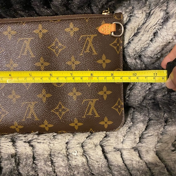 Louis Vuitton Monogram Clutch, Pouch or Crossbody with Chain and COA - Picture 11 of 16